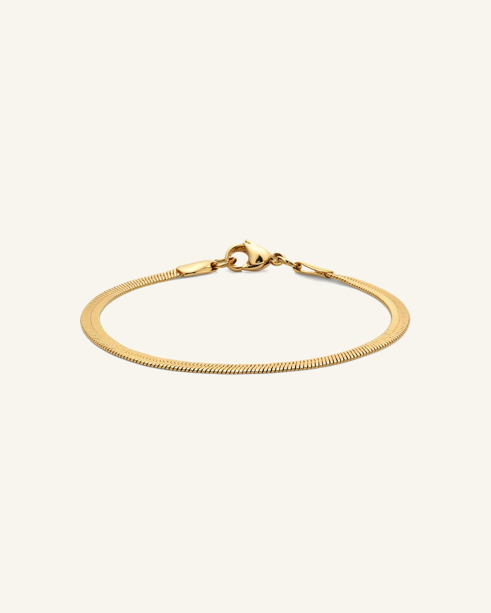 Chloe Cobra Bracelet — Vattentålig armband i guld cobrakedja | Alora Avenue