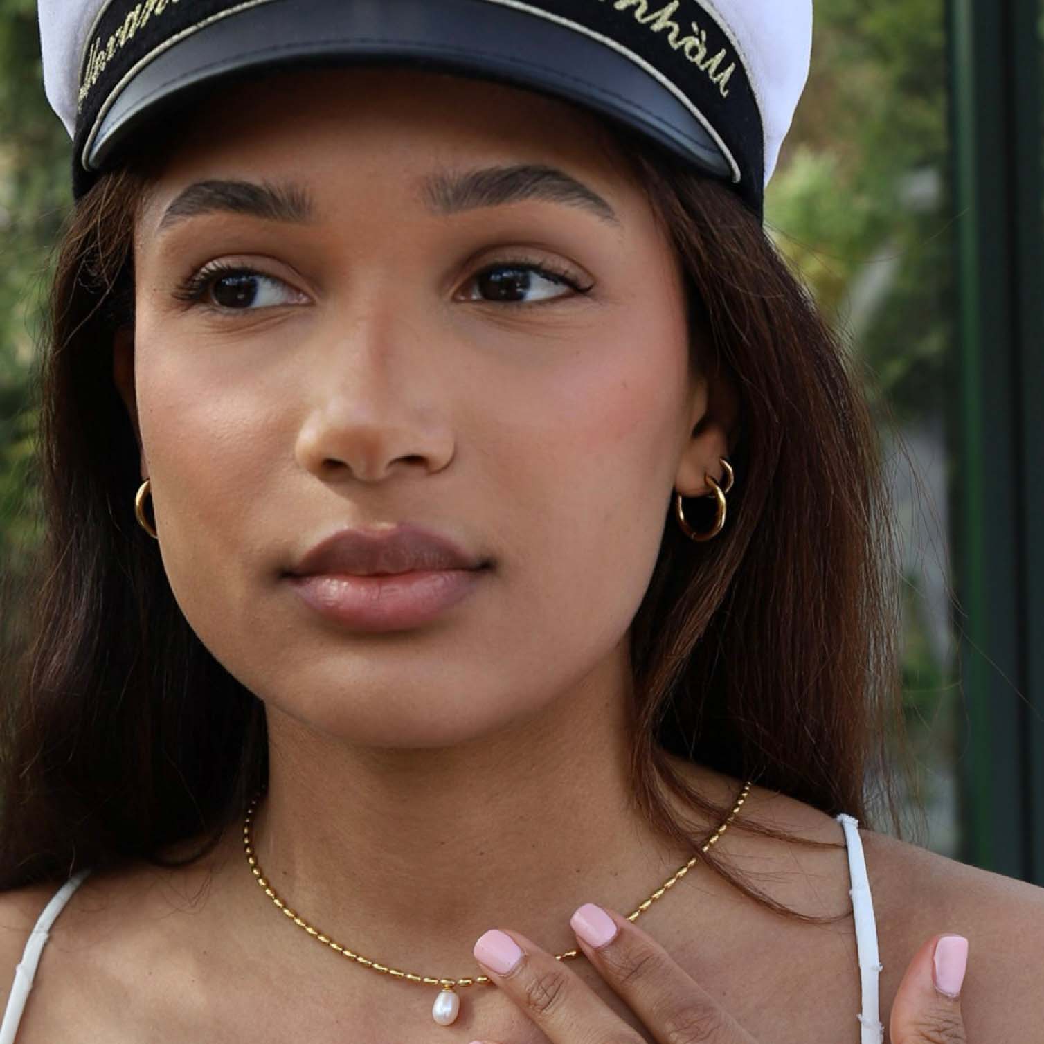 Mini Luna Hoops – 12 mm mini-hoops pläterade med 18K guld för en personlig och unik stil, vattentåliga och hållbara.